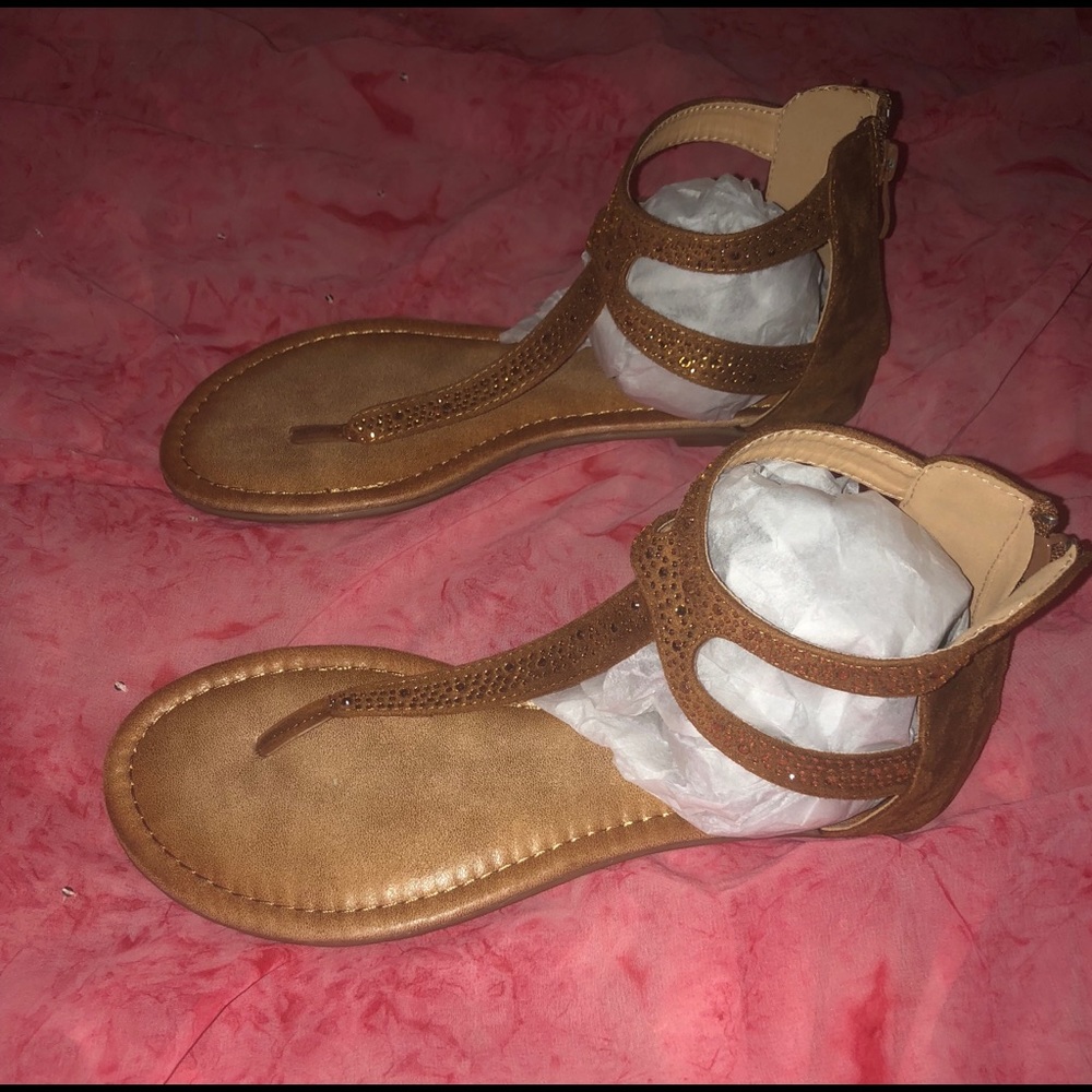 🌸Tan Stone Sandals Sz9🌸